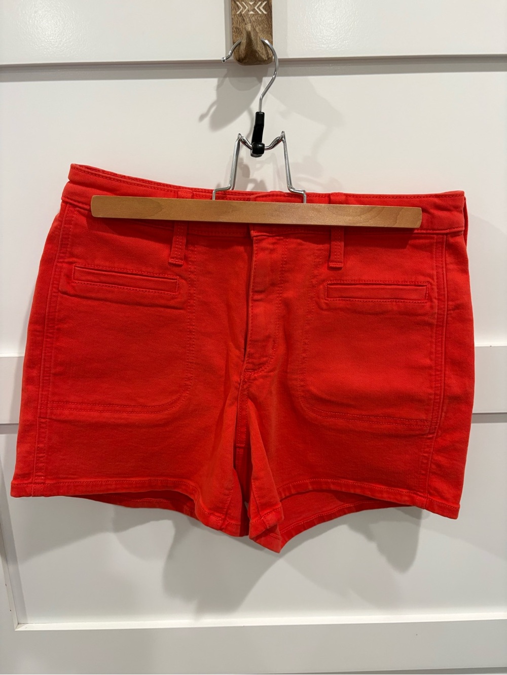 Universal Thread shorts size 4